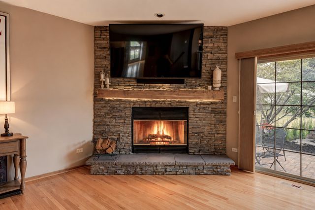 817 Robin Court, Dyer, IN 46311