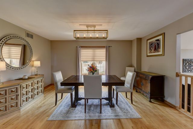 817 Robin Court, Dyer, IN 46311