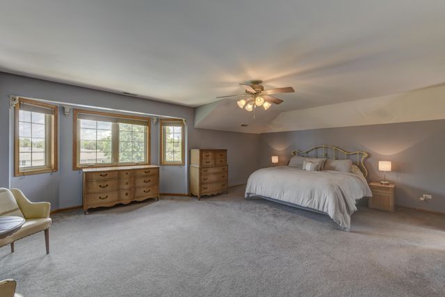 817 Robin Court, Dyer, IN 46311