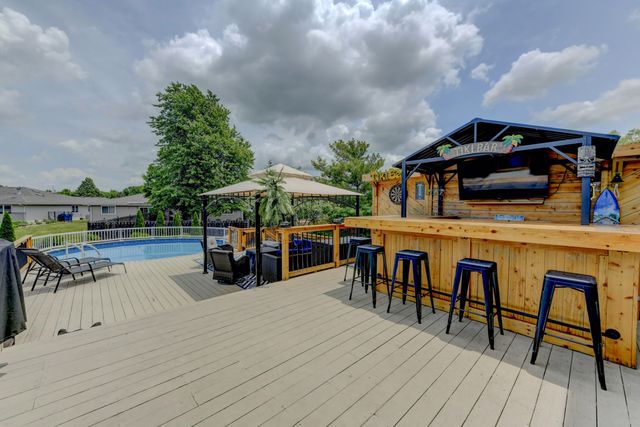 817 Robin Court, Dyer, IN 46311