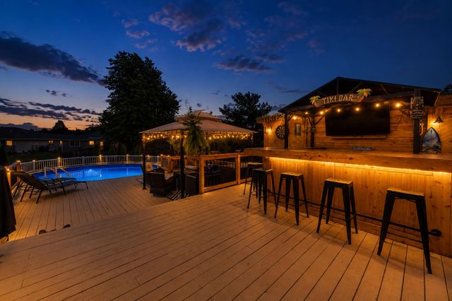 817 Robin Court, Dyer, IN 46311