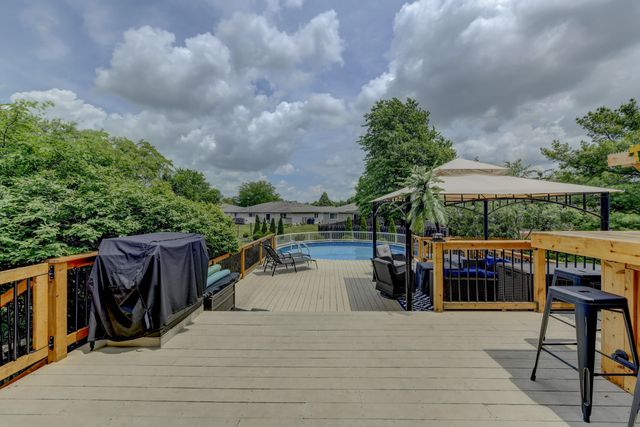 817 Robin Court, Dyer, IN 46311