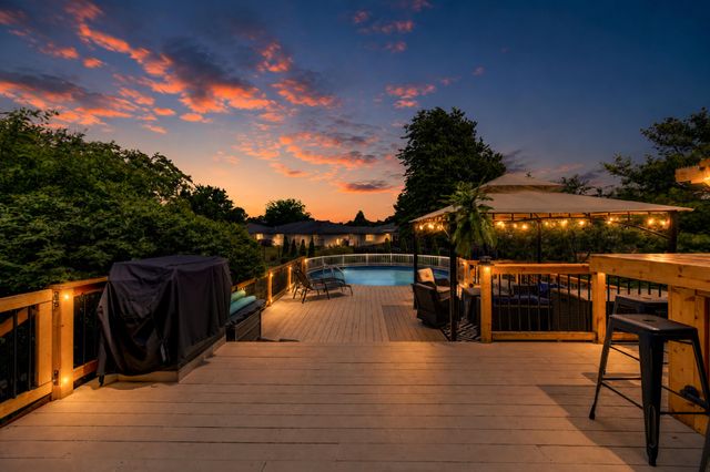 817 Robin Court, Dyer, IN 46311