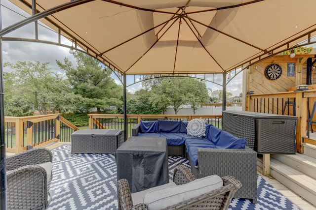 817 Robin Court, Dyer, IN 46311