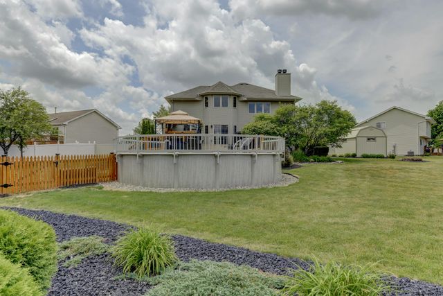 817 Robin Court, Dyer, IN 46311