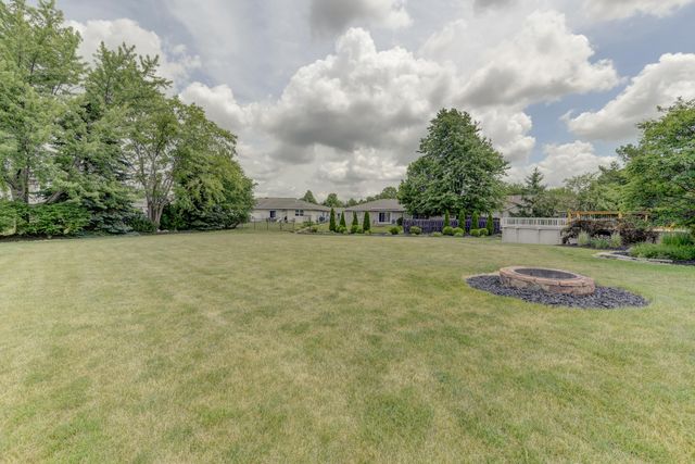 817 Robin Court, Dyer, IN 46311