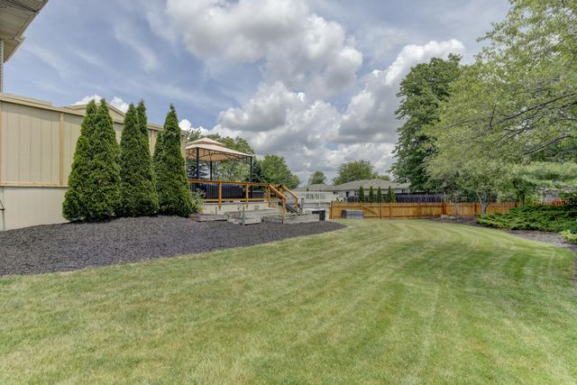 817 Robin Court, Dyer, IN 46311