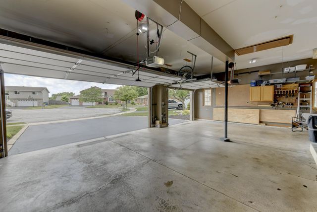 817 Robin Court, Dyer, IN 46311