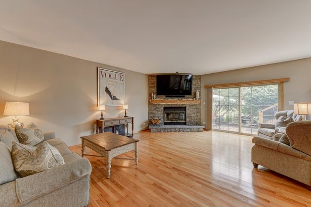 817 Robin Court, Dyer, IN 46311