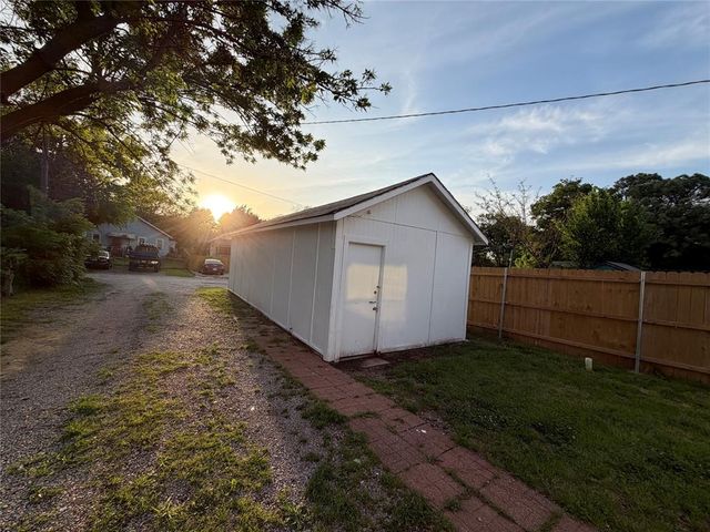 712 N Hobson Avenue, Shawnee, OK 74801