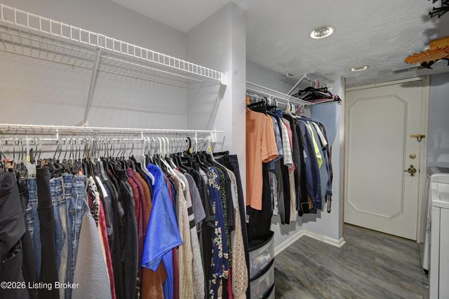 4875 Sherburn Ln UNIT 3D, Louisville, KY 40207