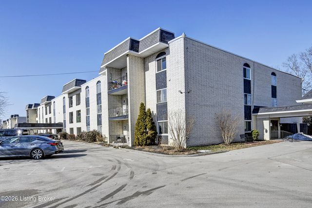 4875 Sherburn Ln UNIT 3D, Louisville, KY 40207