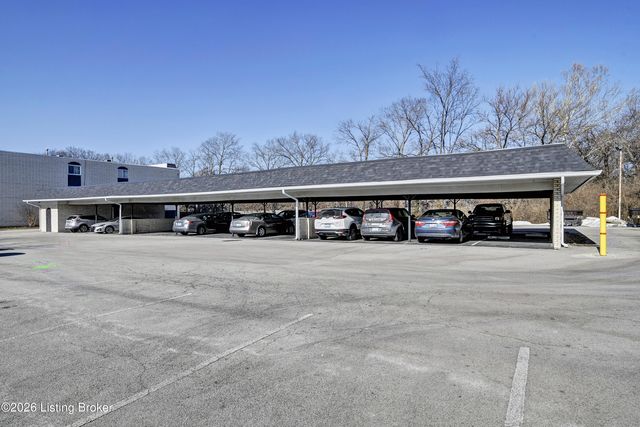 4875 Sherburn Ln UNIT 3D, Louisville, KY 40207