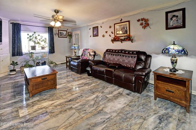 4875 Sherburn Ln UNIT 3D, Louisville, KY 40207