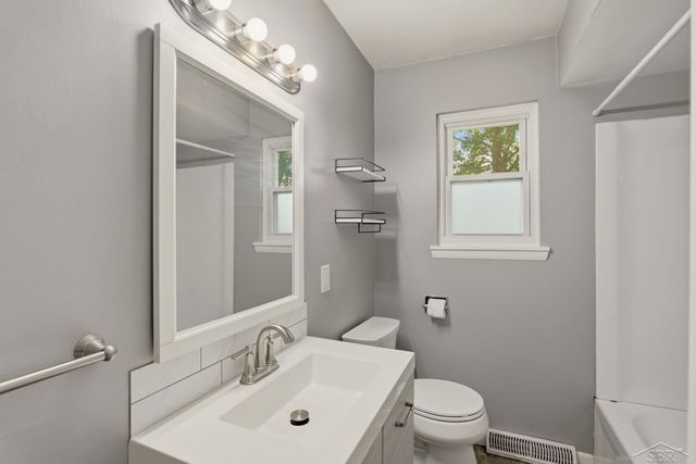 3374 Meyer Place, Saginaw, MI 48603