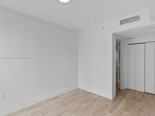 92 SW 3rd St 704, Miami, FL 33130