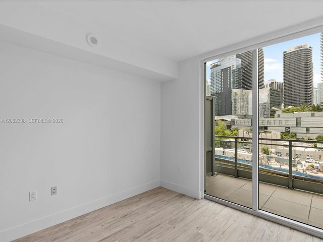 92 SW 3rd St 704, Miami, FL 33130