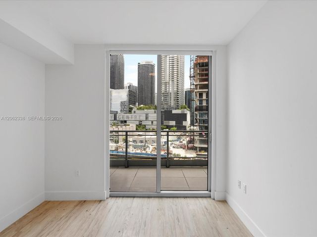 92 SW 3rd St 704, Miami, FL 33130