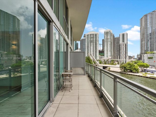 92 SW 3rd St 704, Miami, FL 33130