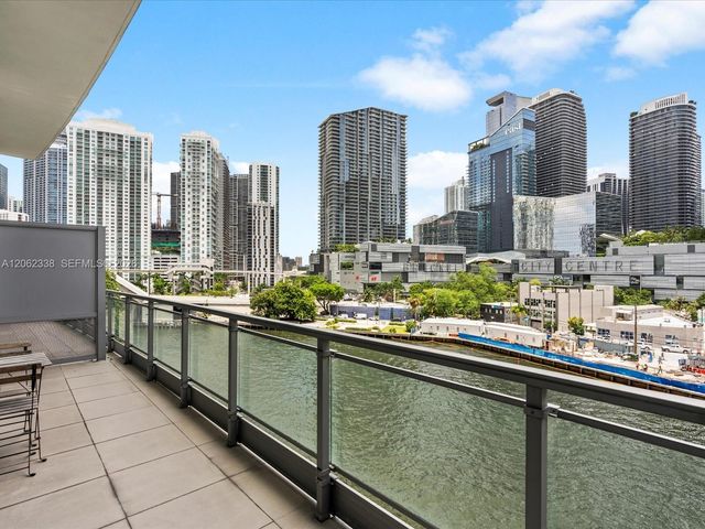 92 SW 3rd St 704, Miami, FL 33130