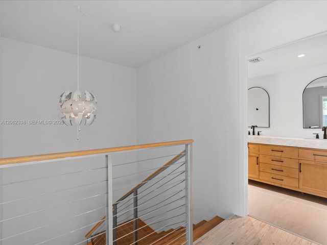 92 SW 3rd St 704, Miami, FL 33130