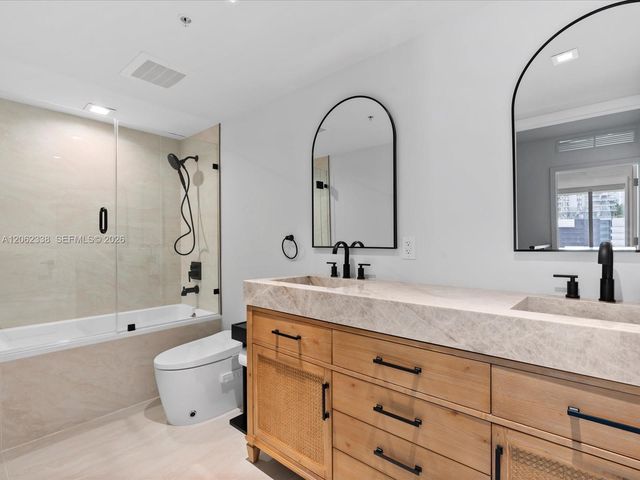 92 SW 3rd St 704, Miami, FL 33130