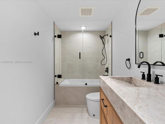 92 SW 3rd St 704, Miami, FL 33130