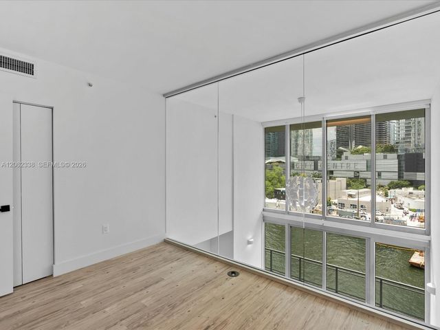 92 SW 3rd St 704, Miami, FL 33130