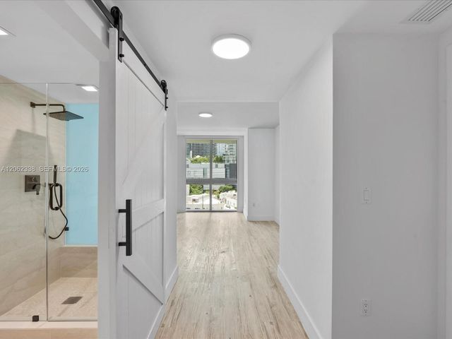 92 SW 3rd St 704, Miami, FL 33130
