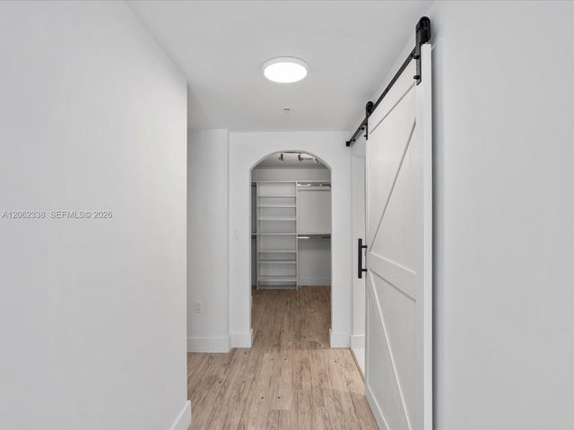 92 SW 3rd St 704, Miami, FL 33130