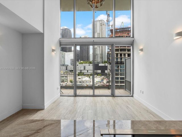 92 SW 3rd St 704, Miami, FL 33130
