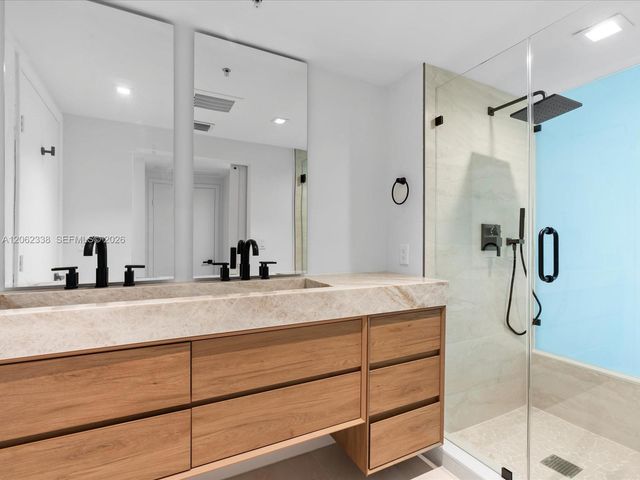 92 SW 3rd St 704, Miami, FL 33130