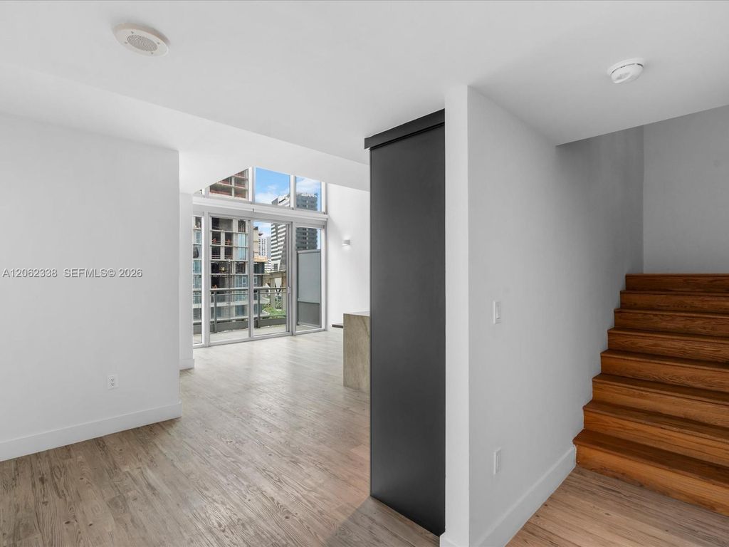 92 SW 3rd St 704, Miami, FL 33130