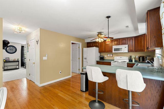 28 Andrew Street, Manchester, NH 03104