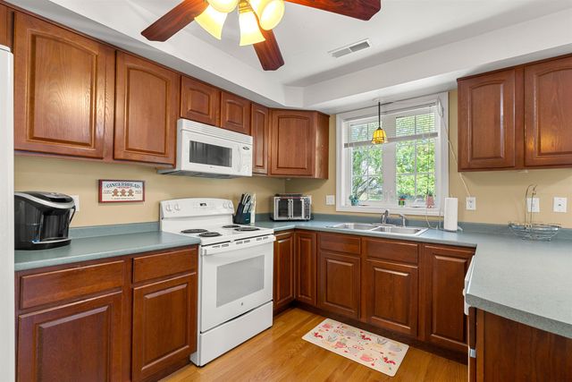 28 Andrew Street, Manchester, NH 03104