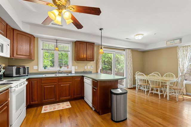 28 Andrew Street, Manchester, NH 03104