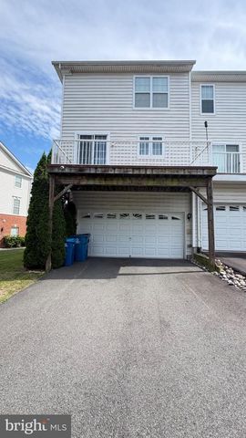 43196 WHELPLEHILL TER, Ashburn, VA 20148