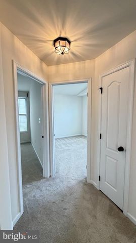 43196 WHELPLEHILL TER, Ashburn, VA 20148