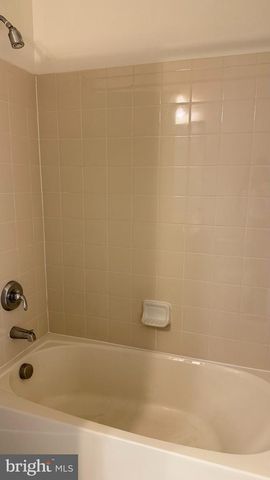 43196 WHELPLEHILL TER, Ashburn, VA 20148
