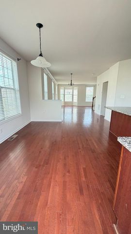 43196 WHELPLEHILL TER, Ashburn, VA 20148