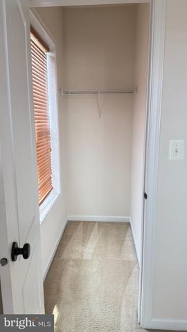 43196 WHELPLEHILL TER, Ashburn, VA 20148