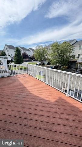 43196 WHELPLEHILL TER, Ashburn, VA 20148