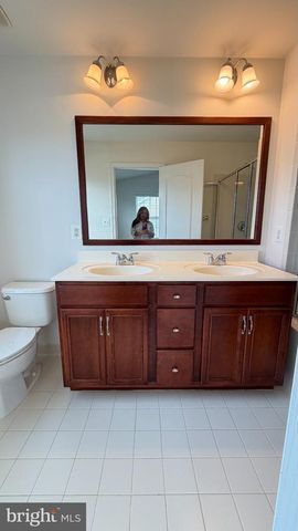 43196 WHELPLEHILL TER, Ashburn, VA 20148