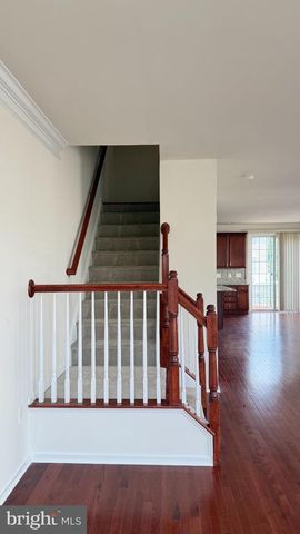 43196 WHELPLEHILL TER, Ashburn, VA 20148