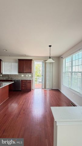 43196 WHELPLEHILL TER, Ashburn, VA 20148