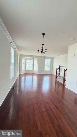 43196 WHELPLEHILL TER, Ashburn, VA 20148