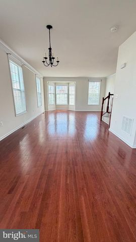 43196 WHELPLEHILL TER, Ashburn, VA 20148