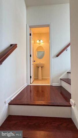 43196 WHELPLEHILL TER, Ashburn, VA 20148