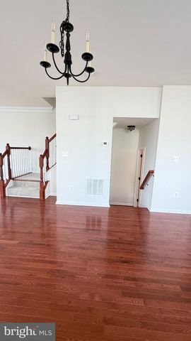 43196 WHELPLEHILL TER, Ashburn, VA 20148