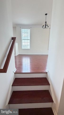 43196 WHELPLEHILL TER, Ashburn, VA 20148